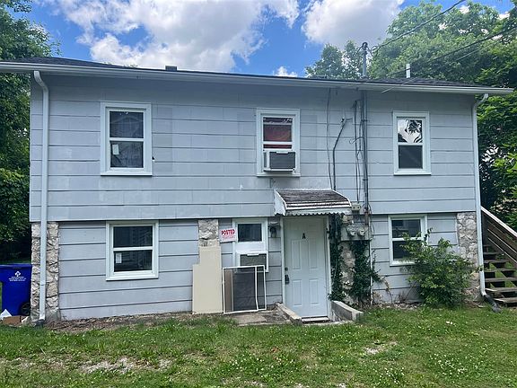 3rd image of 628 Woodford Ave #630