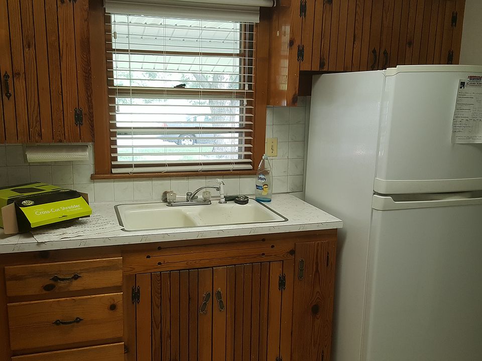 2nd image of 937 W 50th St N