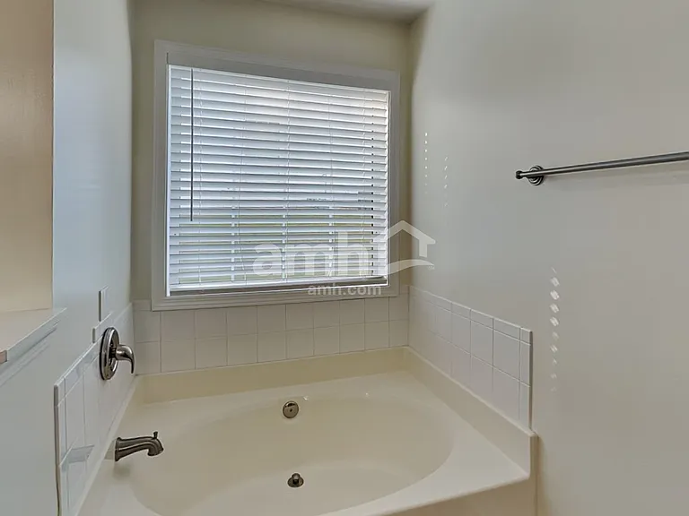 643 Bartow Dr — Photo 15