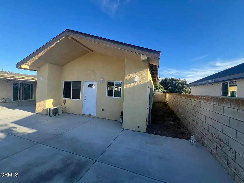 3 bed, 2.0 bath, 850 sqft, $2,800 — Photo 1