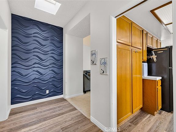 2nd image of 909 Shady Ln