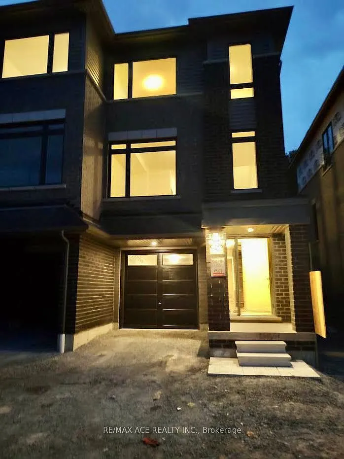 3 bed, $2,900 — Photo 1