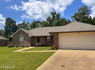 152 Carl Cir, Byram, MS 39272