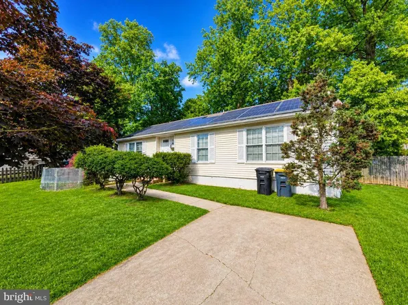 8933 Hobart St, Upper Marlboro, MD 20774
