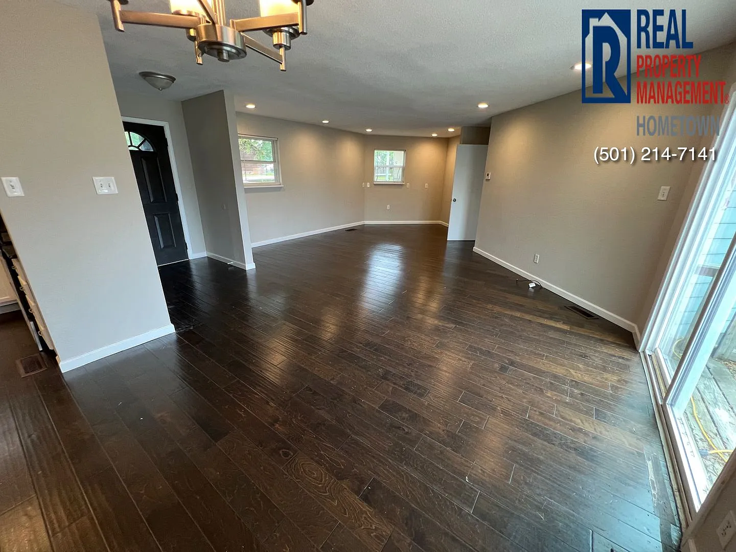 3-Bedroom 2-Bathroom in Bryant — Photo 2