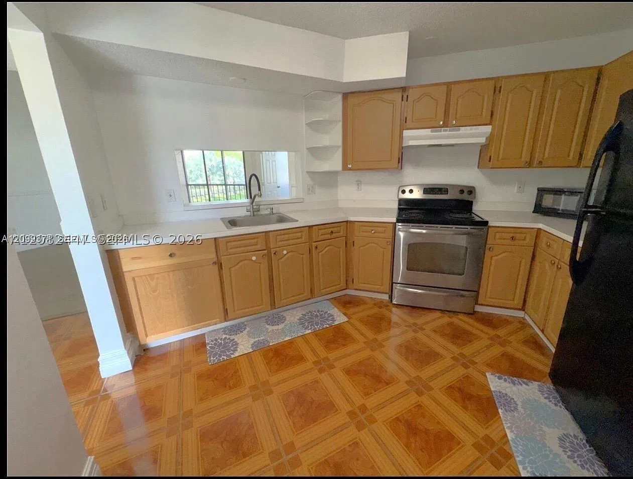 Lakeshore Condo 11 — Photo 2