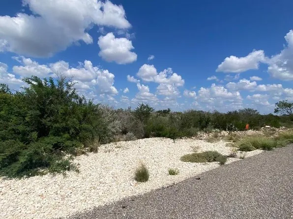 25 FRIENDSHIP HILLS CIR LOT B1, Uvalde, TX 78801