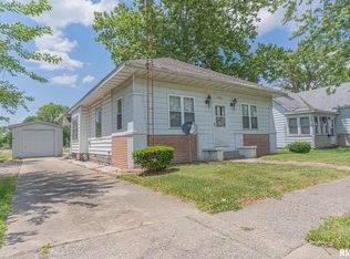 242 N Commercial St, Centralia, IL 62801