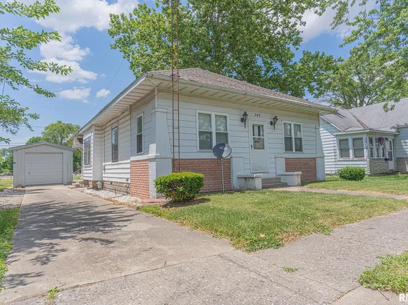 242 N Commercial St, Centralia, IL 62801