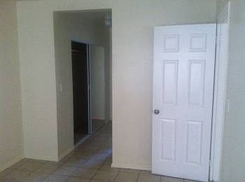 5th image of 711 W Rosecrans Ave #A