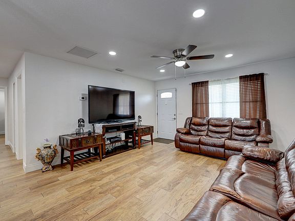5th image of 2113 SW Fears Ave