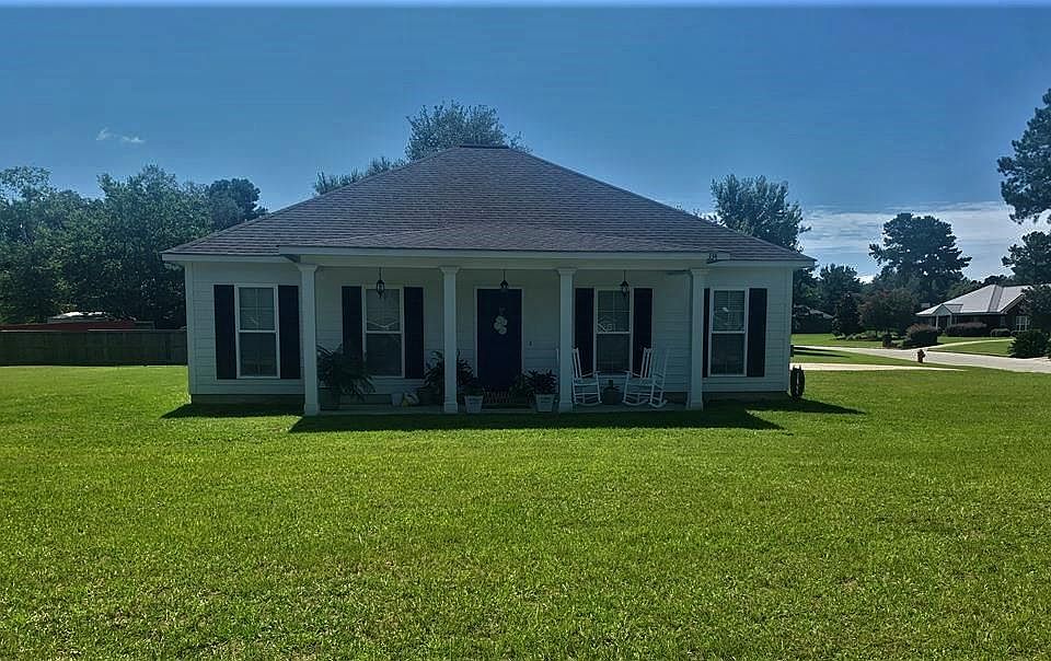 1st image of 334 Saint Clair Dr