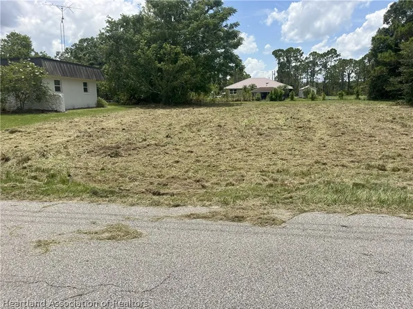 1058 Peachtree Dr, Lake Placid, FL 33852