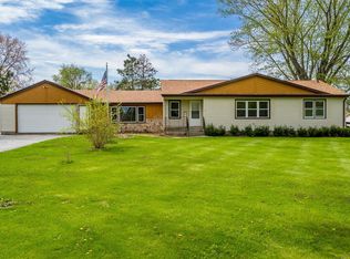 1797 Valley View Dr, Belvidere, IL 61008