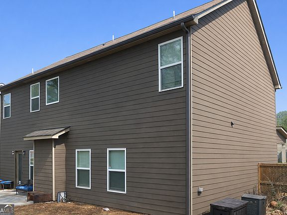 4th image of 461 Lake Ridge Ln