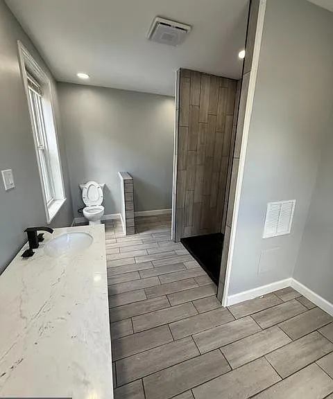 440 Henry St — Photo 9