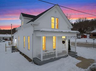 210 John St, Higginsport, OH 45131