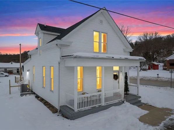 210 John St, Higginsport, OH 45131