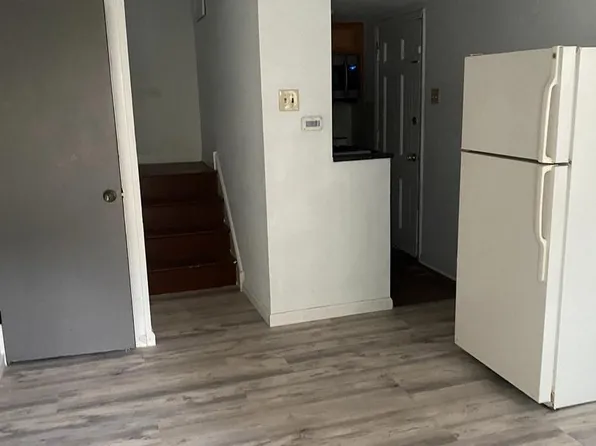 511 S 13th St #B, Philadelphia, PA 19147