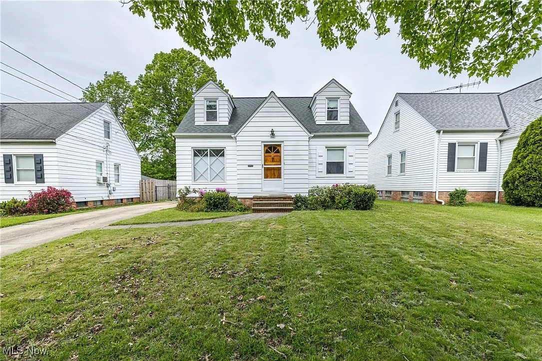 1248 Irene Rd photo 1