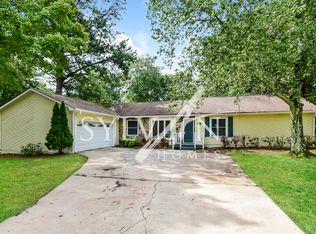 6715 Rockbridge Rd, Stone Mountain, GA 30087