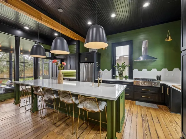 602 S Market St, Brenham, TX 77833