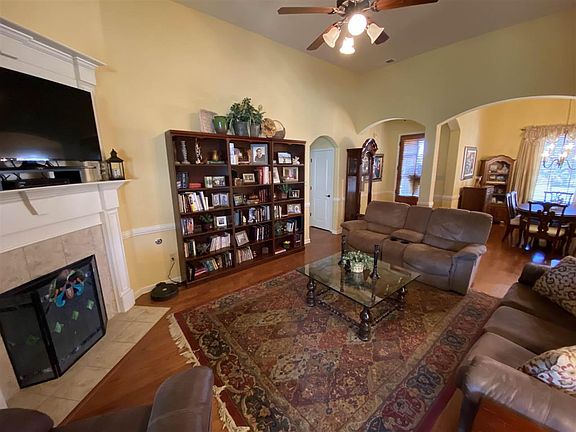 4th image of 20 Whispering Creek Dr