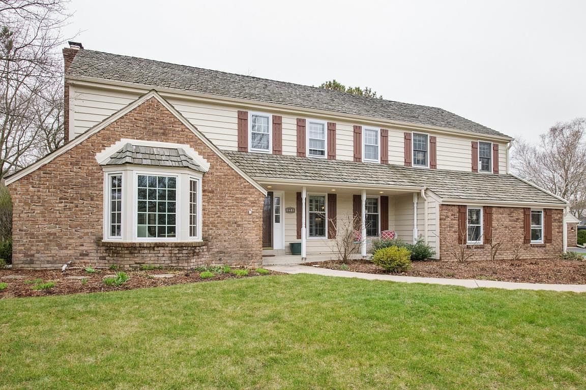 9726 N Valley Hill Dr, Mequon, WI 53092 Zillow