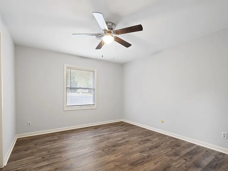 Park Ln - 221 — Photo 13