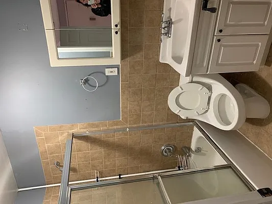 Rented by Salon Realty Corp | media 22