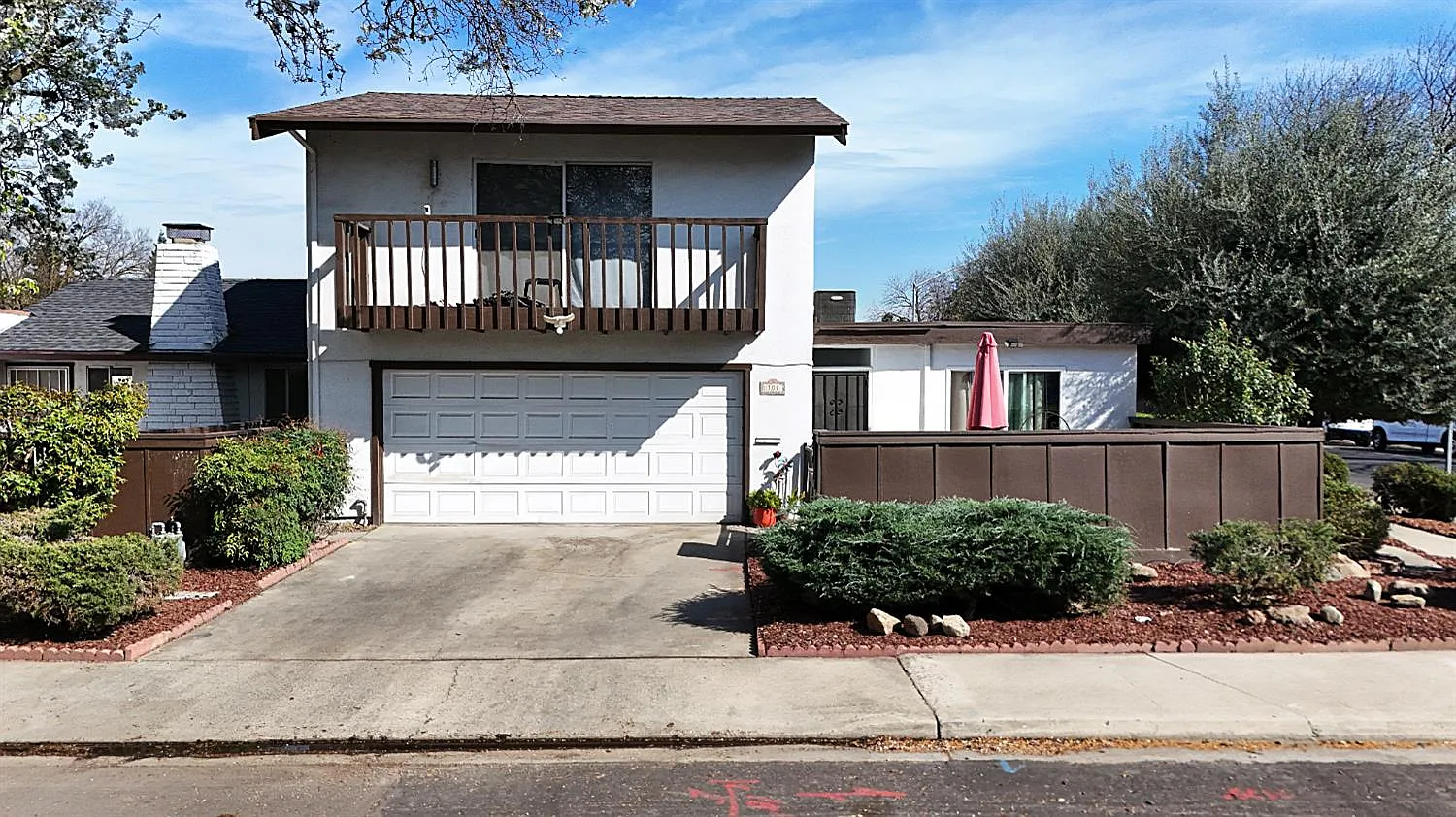 300 Los Verdes Ct photo 1