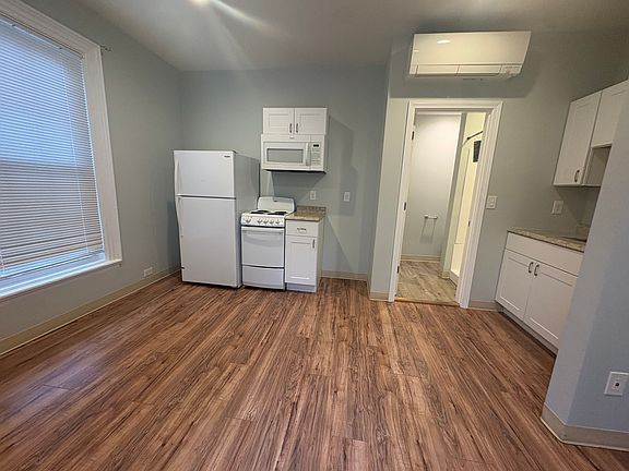 4th image of 776 Main St #9