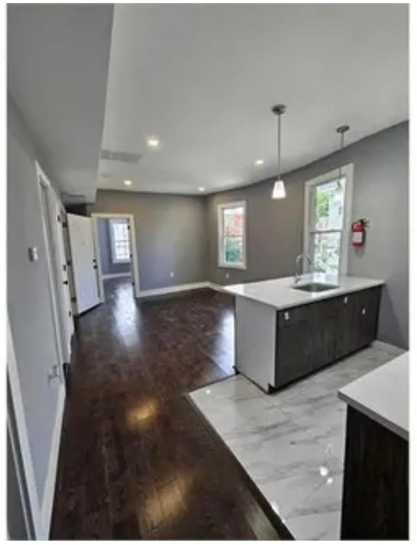 Building Photo - 816 S 17th St #1