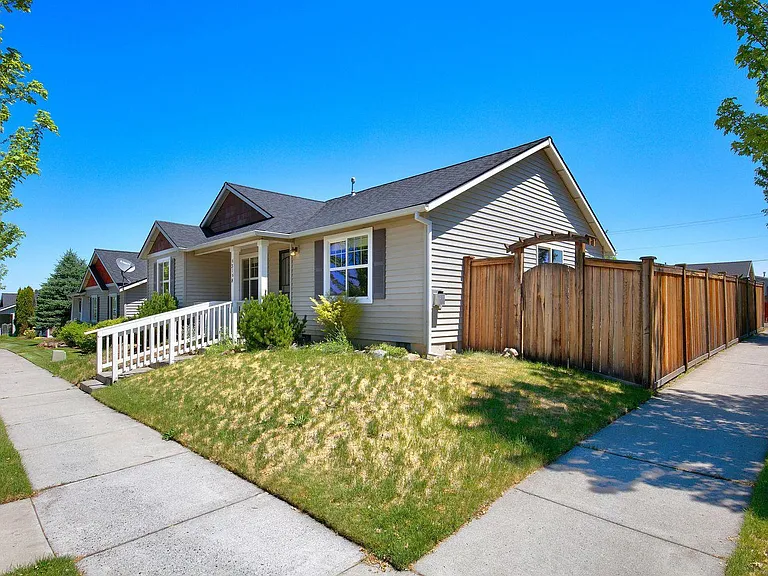 63168 Lancaster St — Photo 2