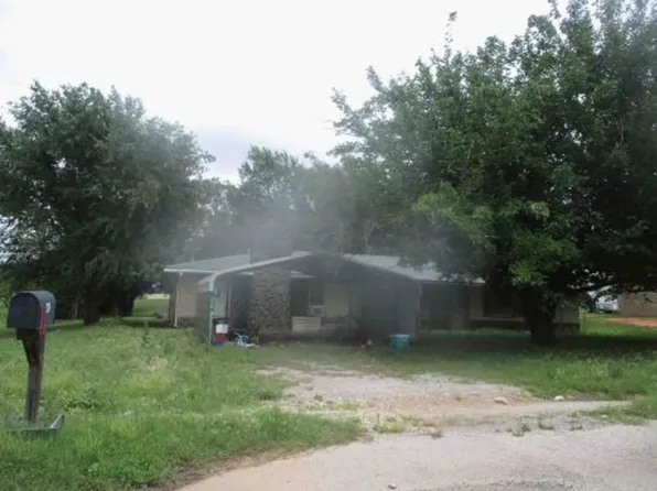 224 S Church St, Eakly, OK 73033