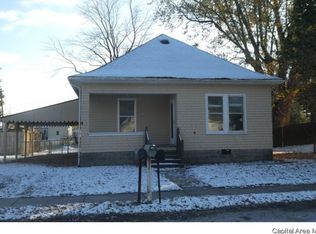 812 Monroe St, Pawnee, IL 62558