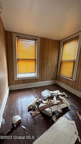 3rd image of 1038 Glenwood Boulevard