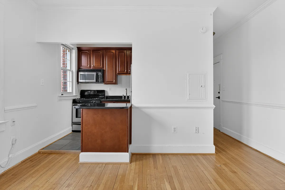 Building Photo - 3026 Wisconsin Ave NW #207