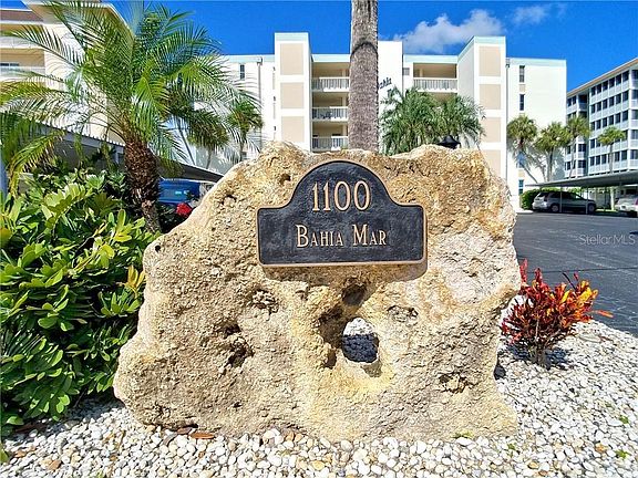 3rd image of 1100 Tarpon Center Dr APT 102B