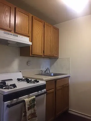 Rented by L.Nelson & Associates | media 33