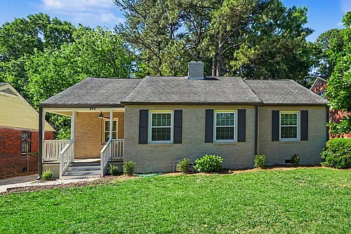 490 Lynnhaven Dr SW Photo 1