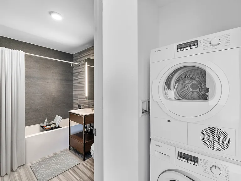 605 W 42nd St #62N — Photo 5