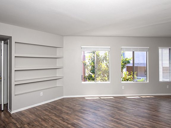 3rd image of 407-409 W Lexington Dr #B202