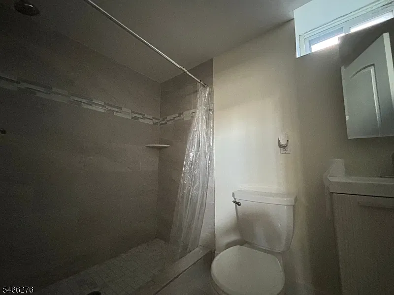1 bed, 1.0 bath, $1,950 — Photo 4