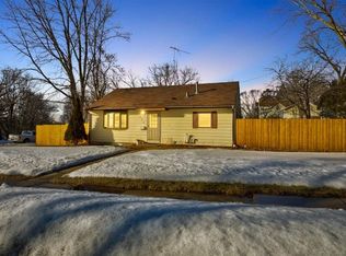 424 2nd St SW, Faribault, MN 55021