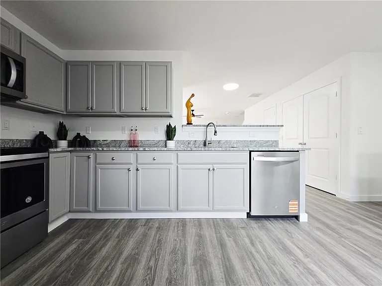 2529 Piering Dr — Photo 28