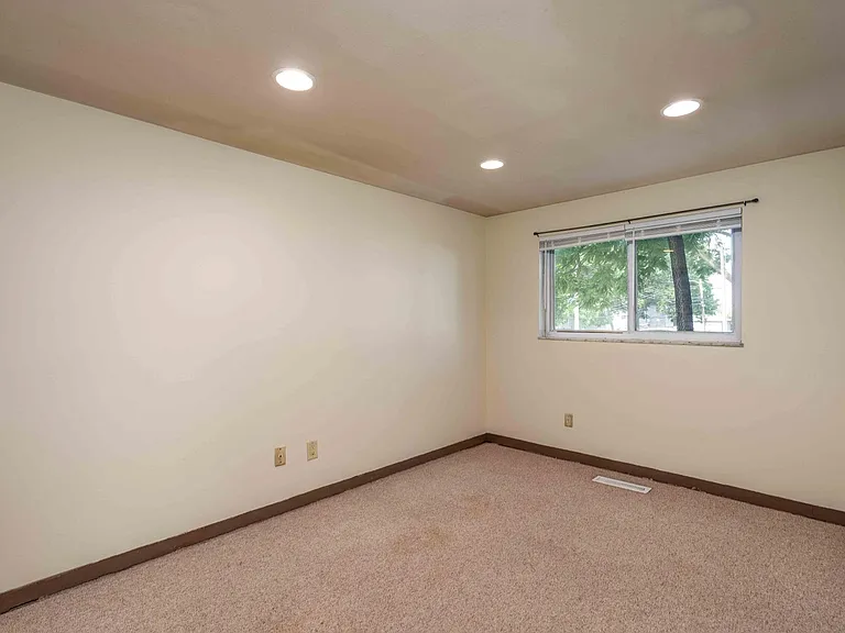 77 W Northwood Ave #C — Photo 19