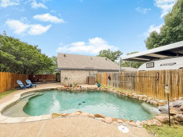 767 Dove Cir, Lewisville, TX 75067