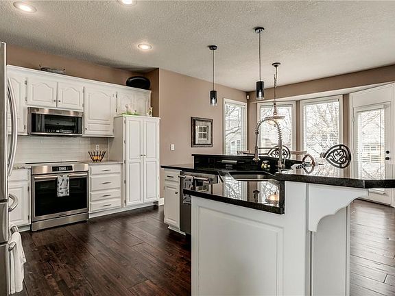 2nd image of 9839 Vista Dr