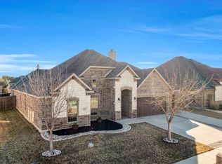 426 Whispering Willow Dr, Midlothian, TX 76065